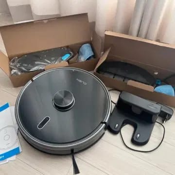 CLIEN Intelligent Robotic Vacuum Cleaner — Sleek Round Design with Touch Controls